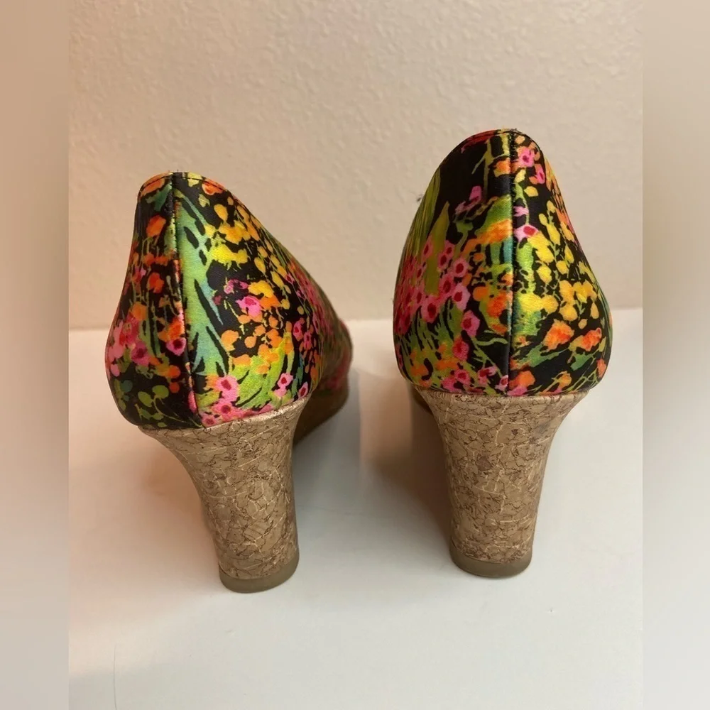 DexFlex Comfort~Vibrant Floral Criss Cross Open Toe Cork Wedge Shoes~Size 8.5
